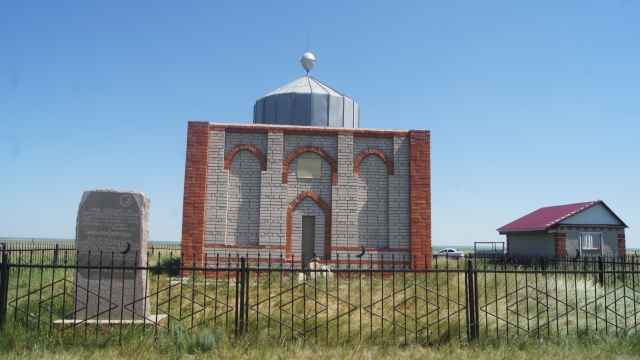 Барақ Жанұзақұлы (Қарабалуанұлы) кесенесі