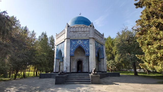 Жамбыл Жабаев кесенесі