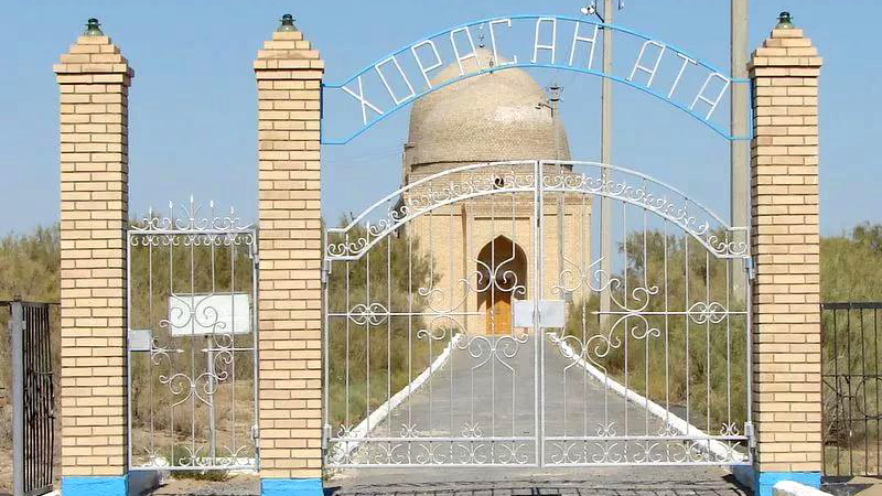 Қорасан ата кесенесі